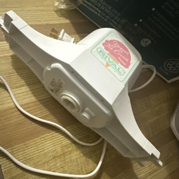 Rival Ice Cream Maker 4 QT Electric Yogurt Freezer 8401 In Original Box - Picture 2 of 10